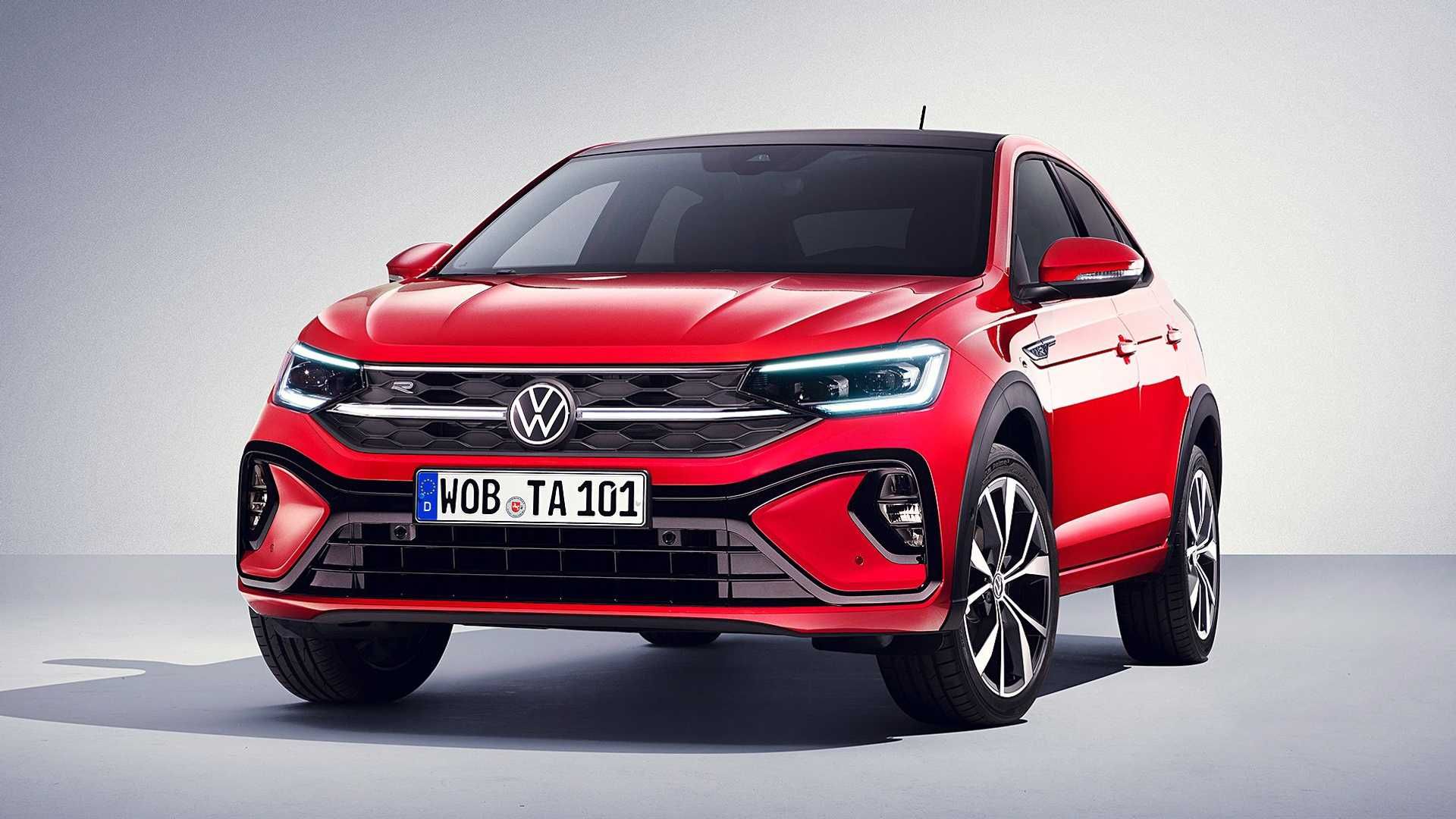 نمای سه چهارم 2022 Volkswagen Taigo Crossover / کراس اور فولکس واگن تایگو 