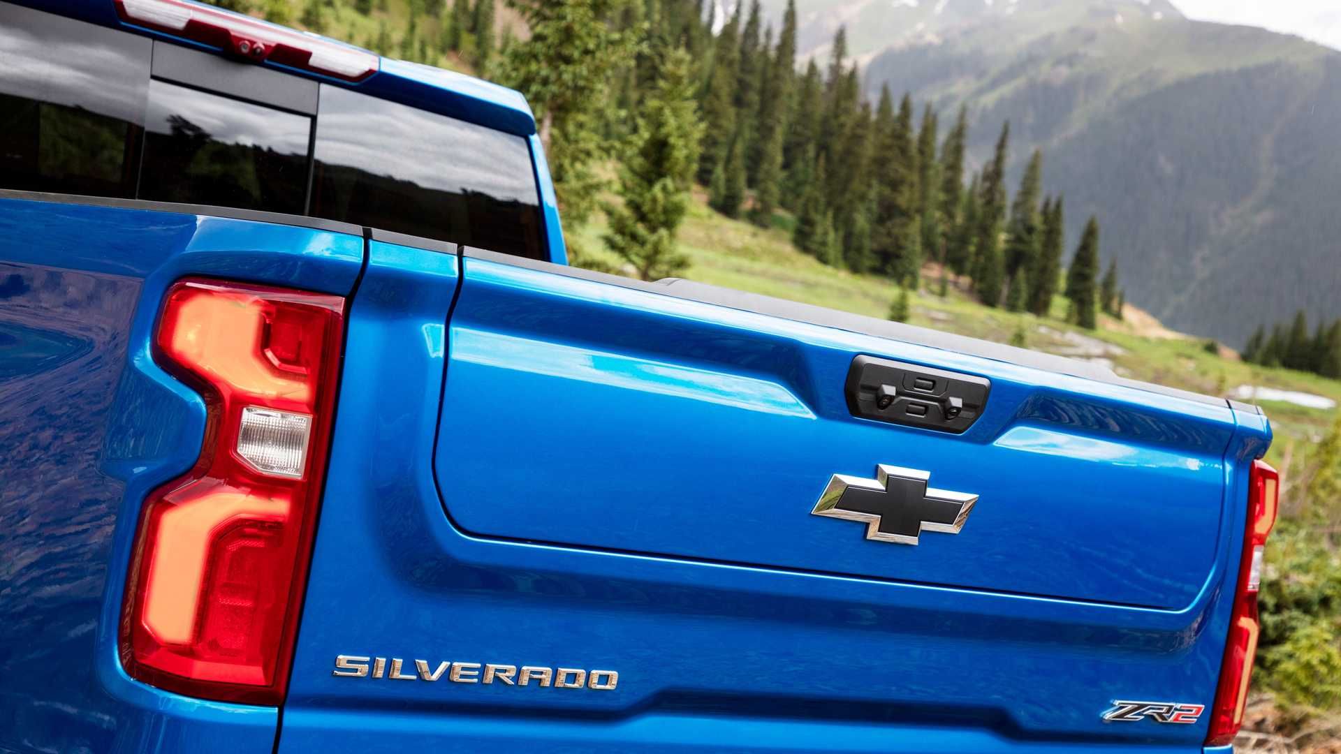 کفی عقب وانت پیکاپ شورولت سیلورادو 2022 / 2022 Chevrolet Silverado