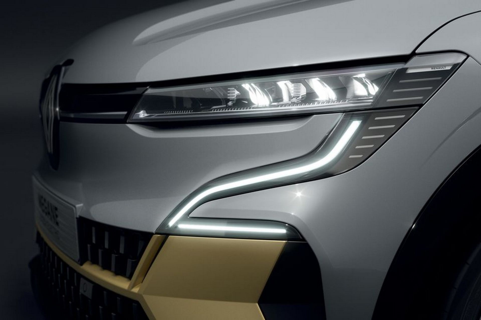  Renault Megane E-Tech نمای چراغ رنو مگان برقی