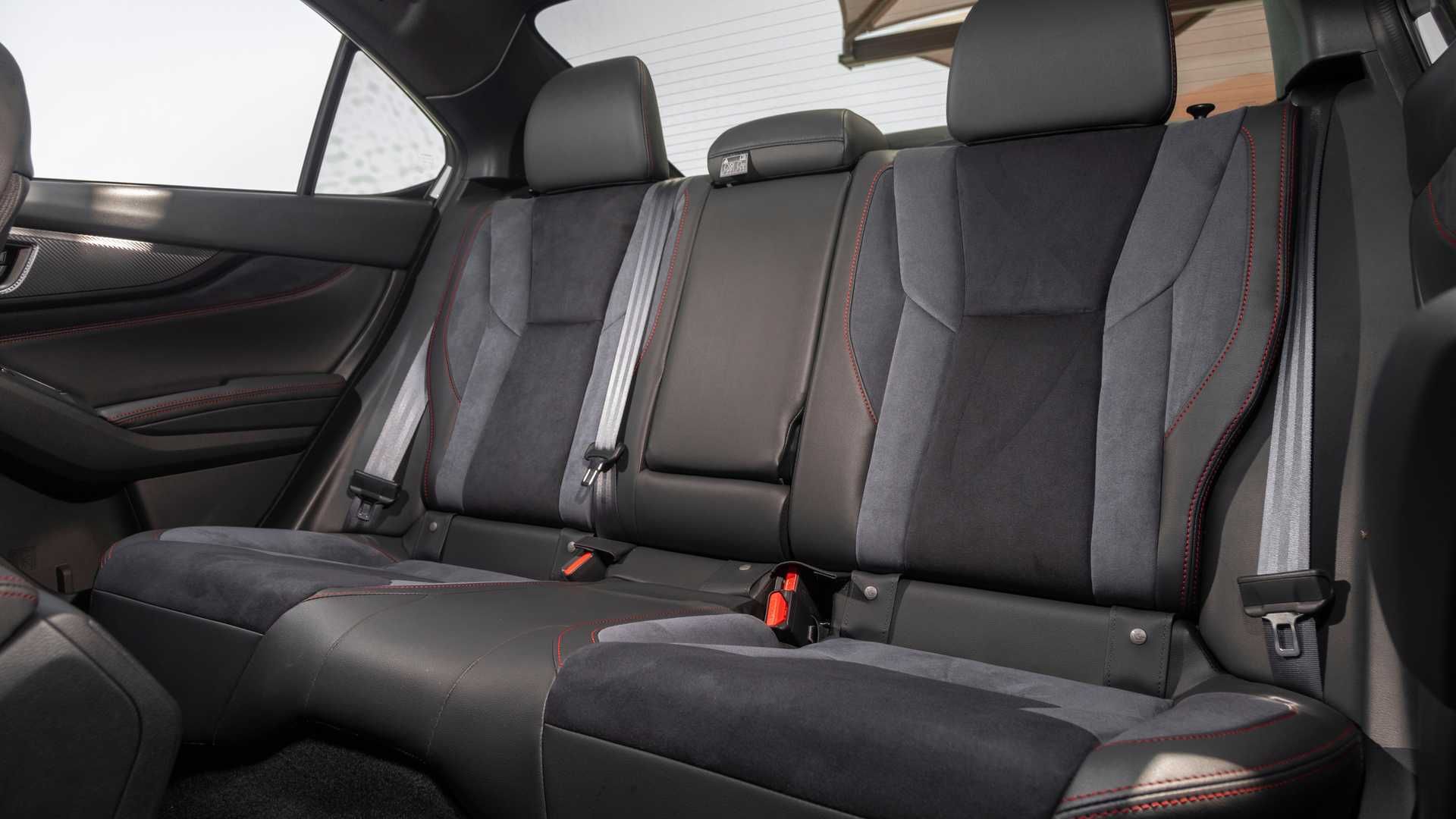 صندلی عقب سوبارو WRX مدل 2022 / 2022 Subaru WRX