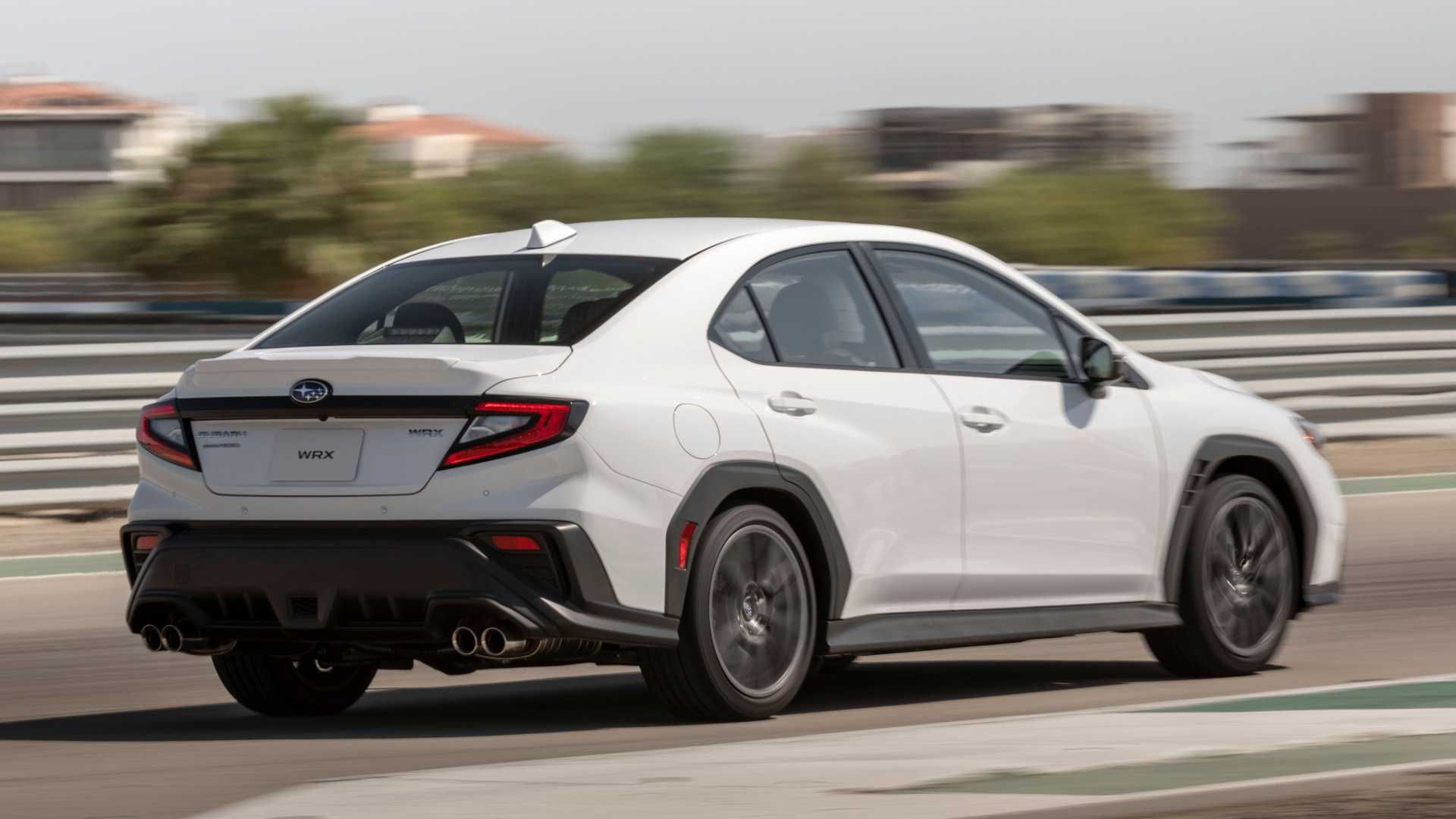 نمای عقب سوبارو WRX مدل 2022 / 2022 Subaru WRX