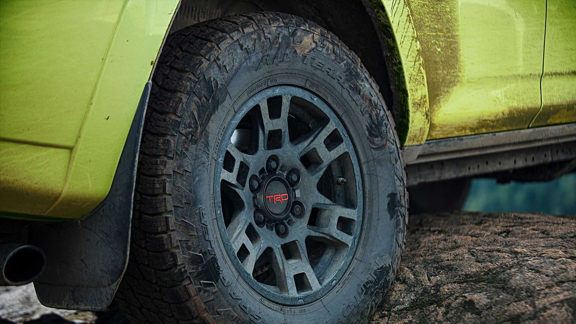 چرخ و رینگ شاسی بلند تویوتا فوررانر / 2022 Toyota 4Runner