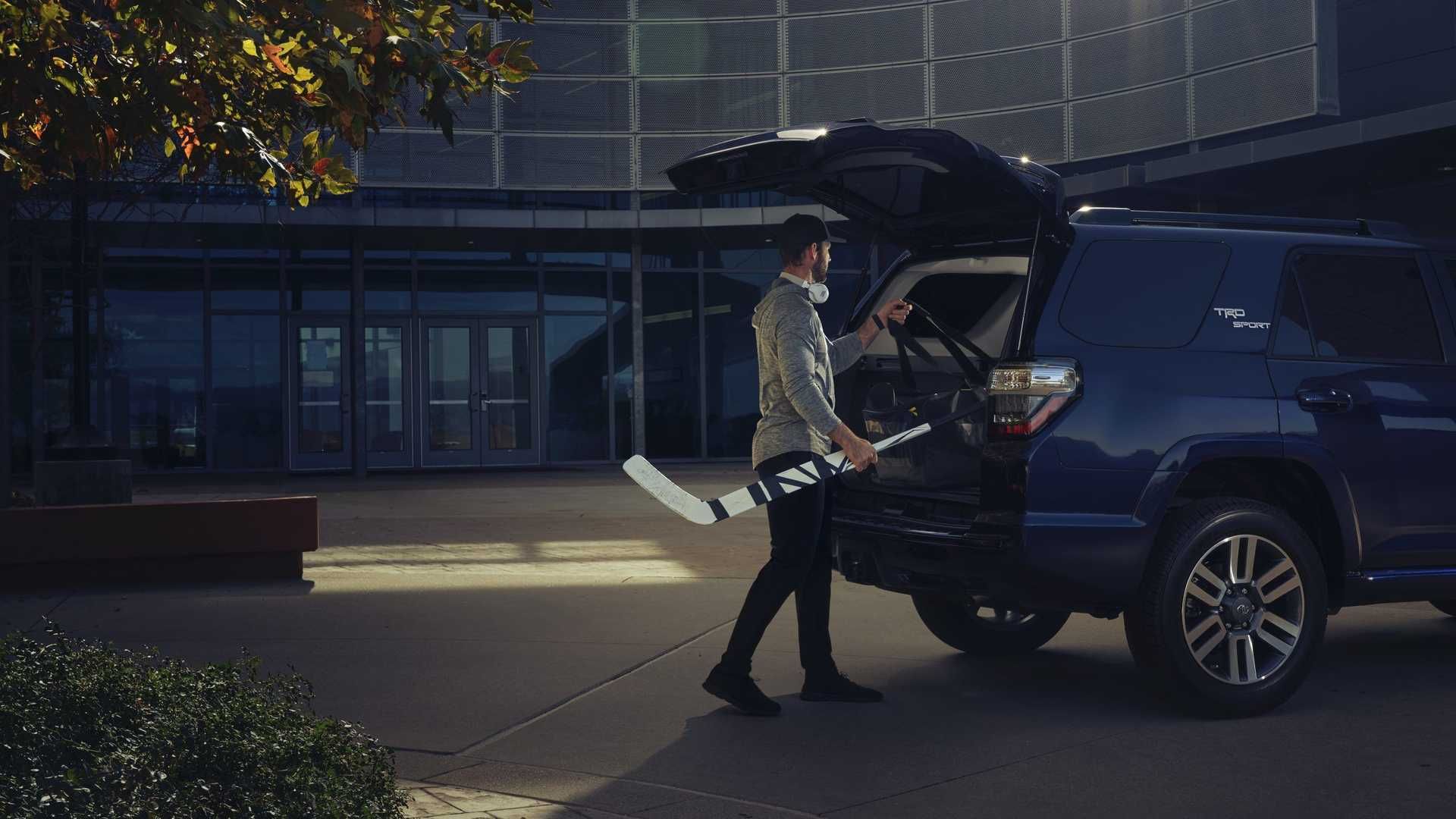 فضای بار شاسی بلند تویوتا فوررانر / 2022 Toyota 4Runner