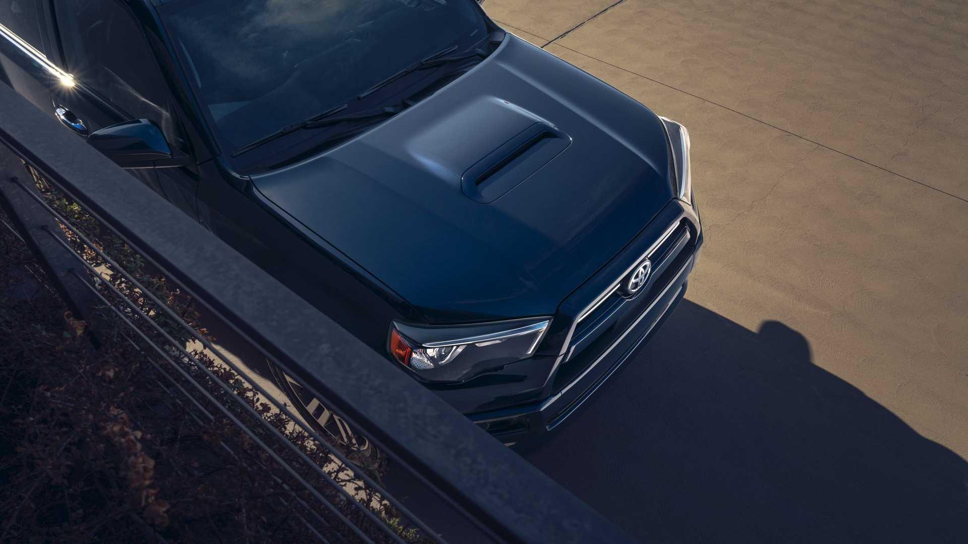 کاپوت شاسی بلند تویوتا فوررانر / 2022 Toyota 4Runner