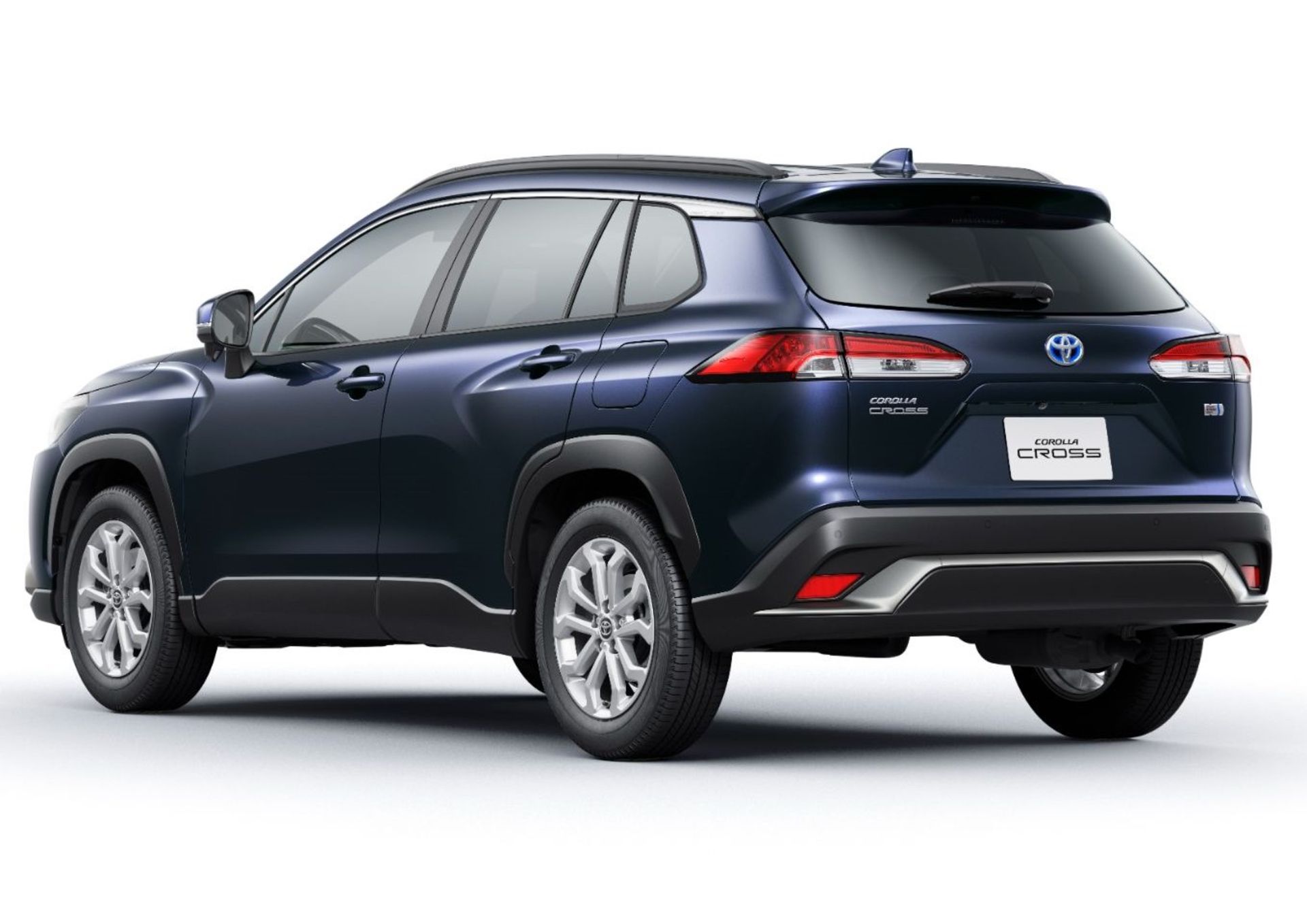 TOYOTA corolla cross نمای پشت تویوتا کرولا کراس هیبرید