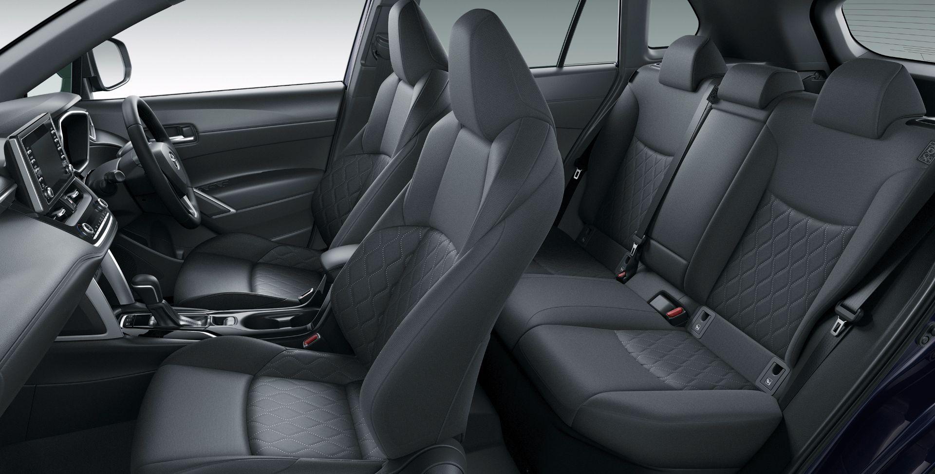 TOYOTA corolla crossنمای صندلی تویوتا کرولا کراس هیبرید