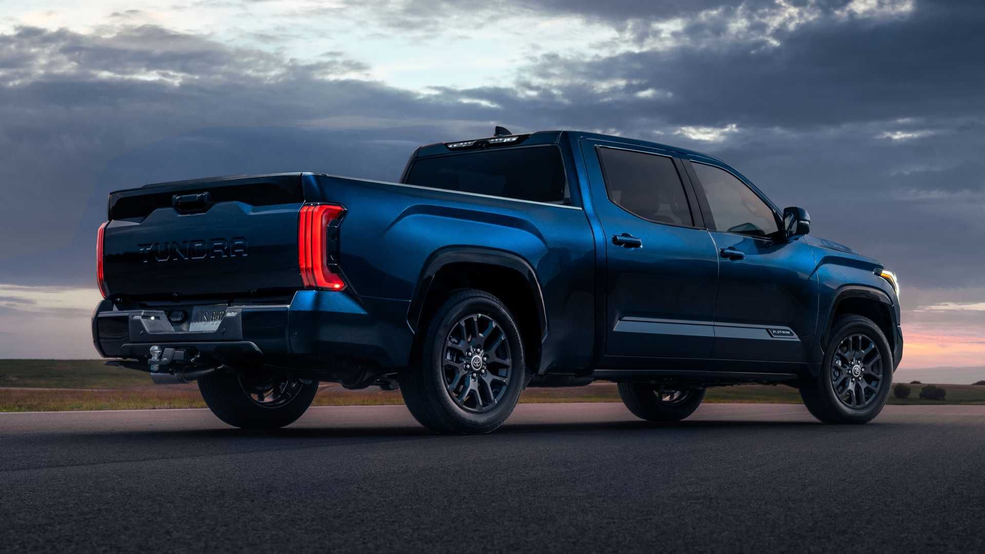 Toyota Tundra نمای عقب تویوتا توندرا 2022