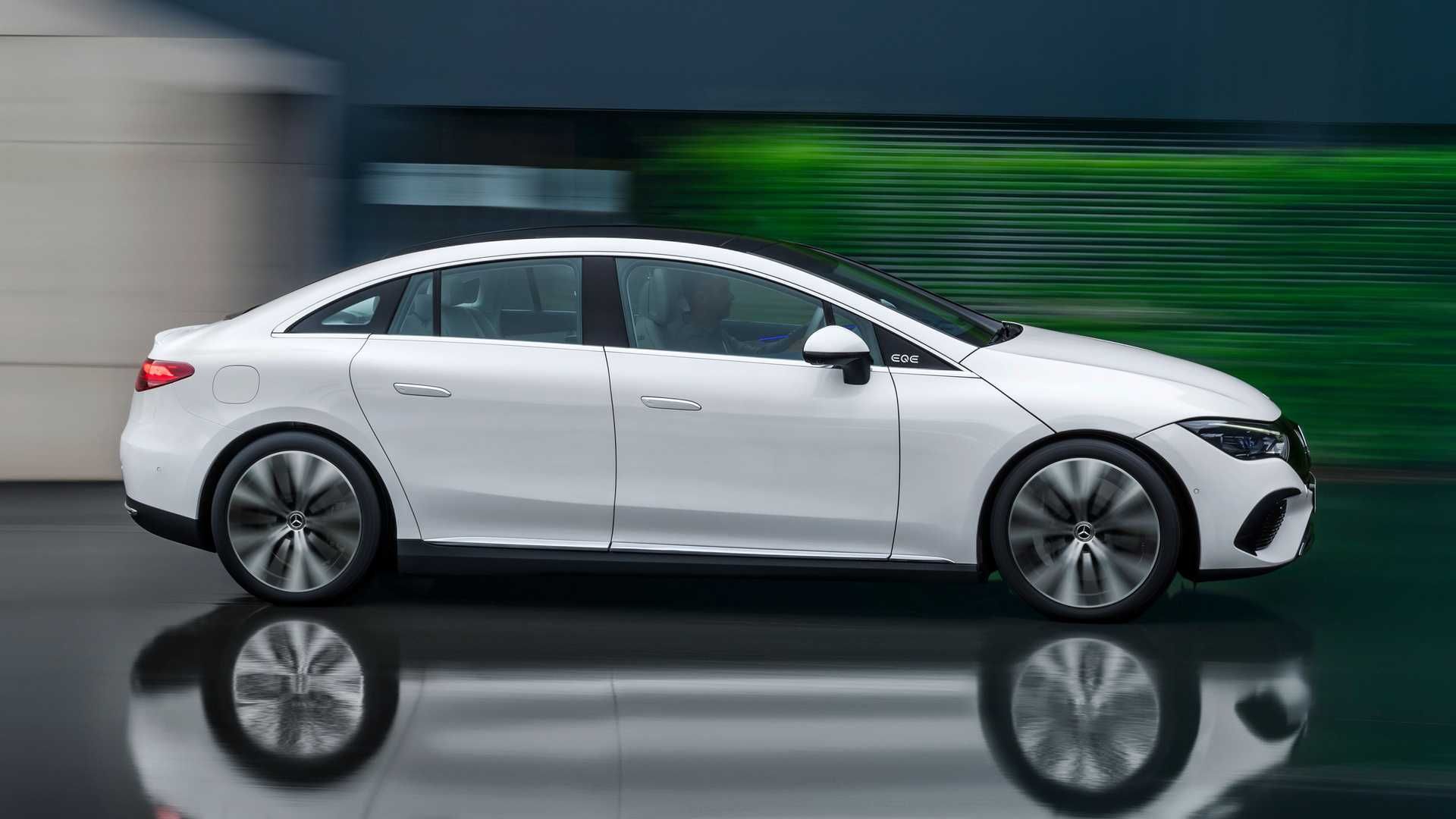 Mercedes Benz EQE  نمای جانبی  مرسدس برقی کلاس E