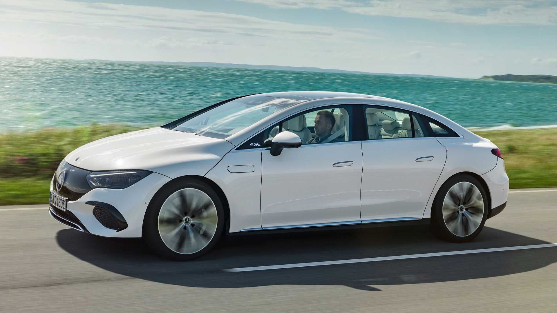Mercedes Benz EQE  نمای اصلی  مرسدس برقی کلاس E