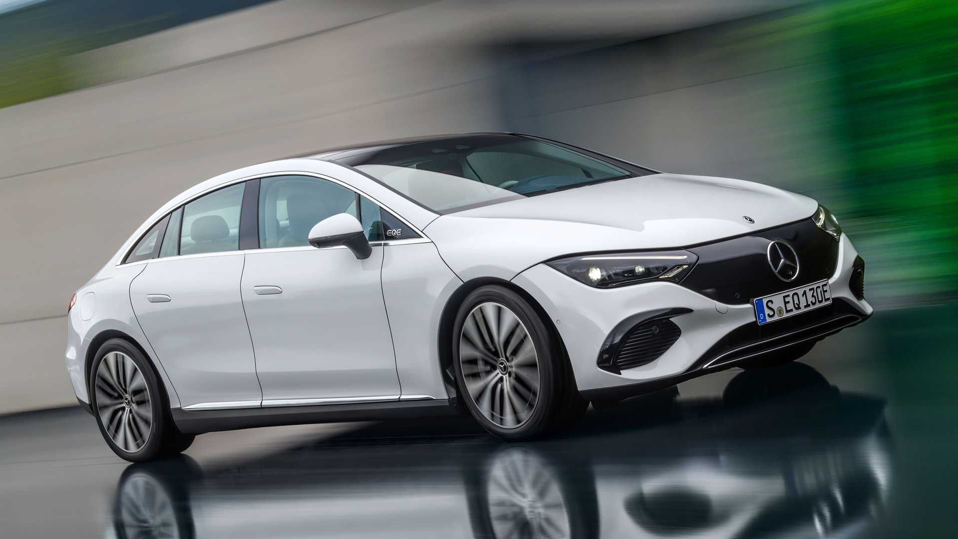 Mercedes Benz EQE  نمای راست  مرسدس برقی کلاس E