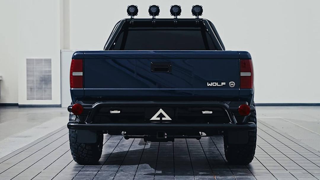 نمای عقب وانت برقی آلفا موتور ولف / Alpha Motor Wolf EV truck