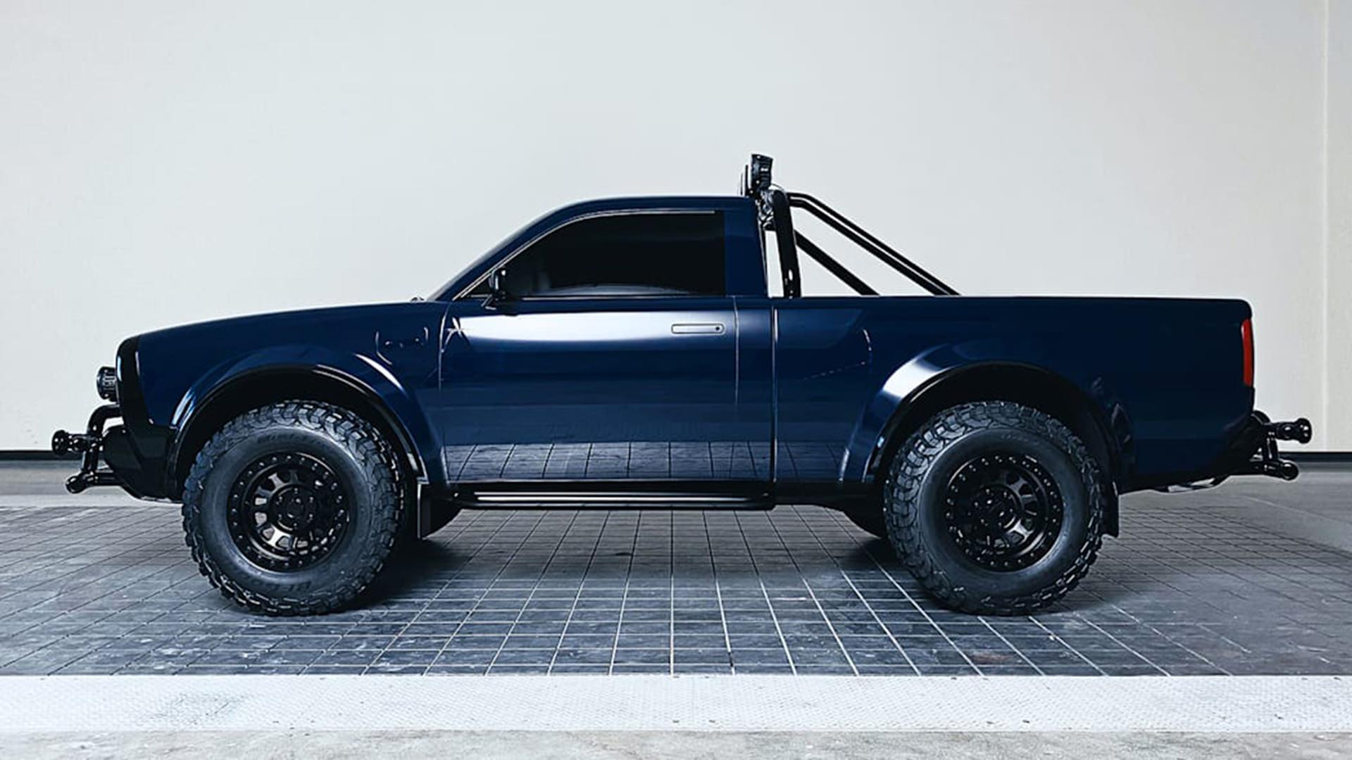 نمای جانبی وانت برقی آلفا موتور ولف / Alpha Motor Wolf EV truck
