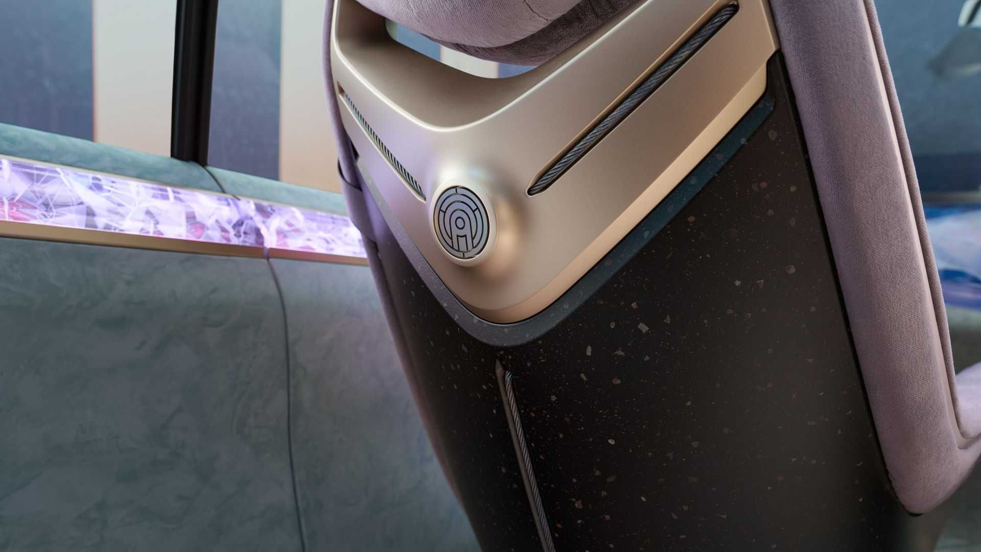 قاب صندلی های جلو بی ام و آی ویژن سیرکولار / BMW i Vision Circular