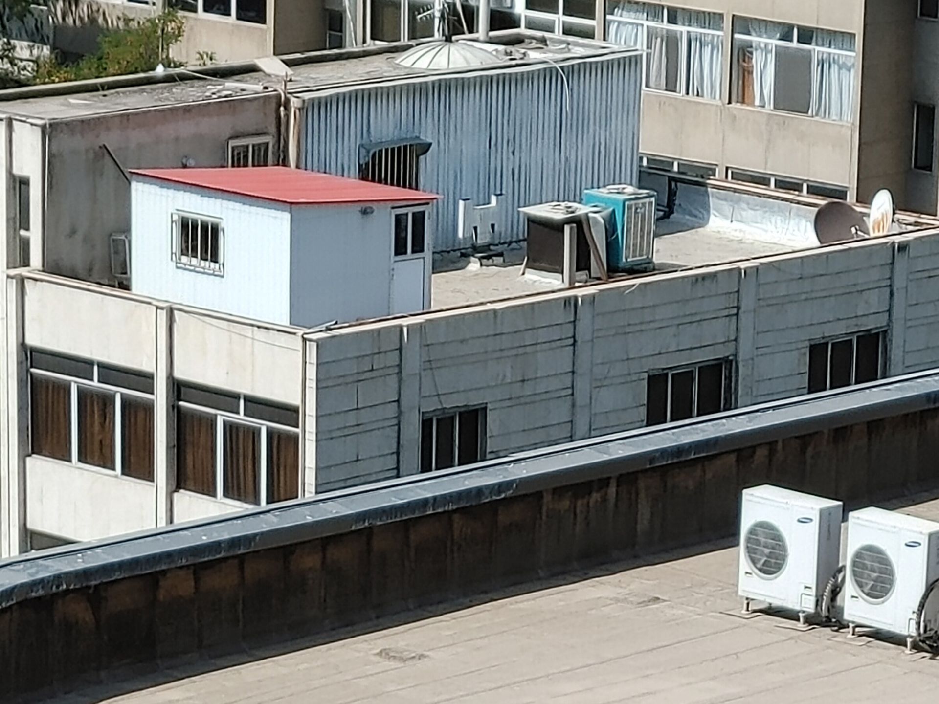 برش واقعی عکس HDR دوربین اصلی ال جی وینگ با زوم دو برابری