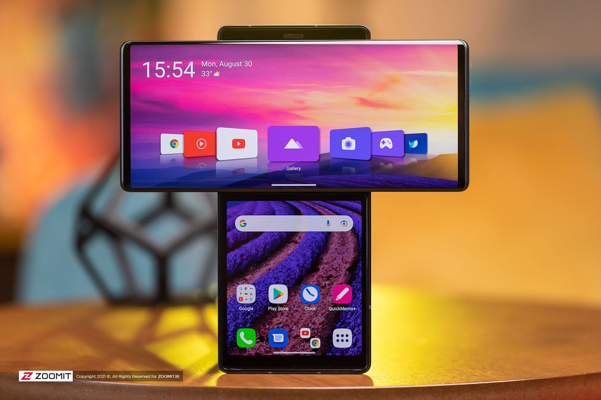 ال جی وینگ در حالت Swivel