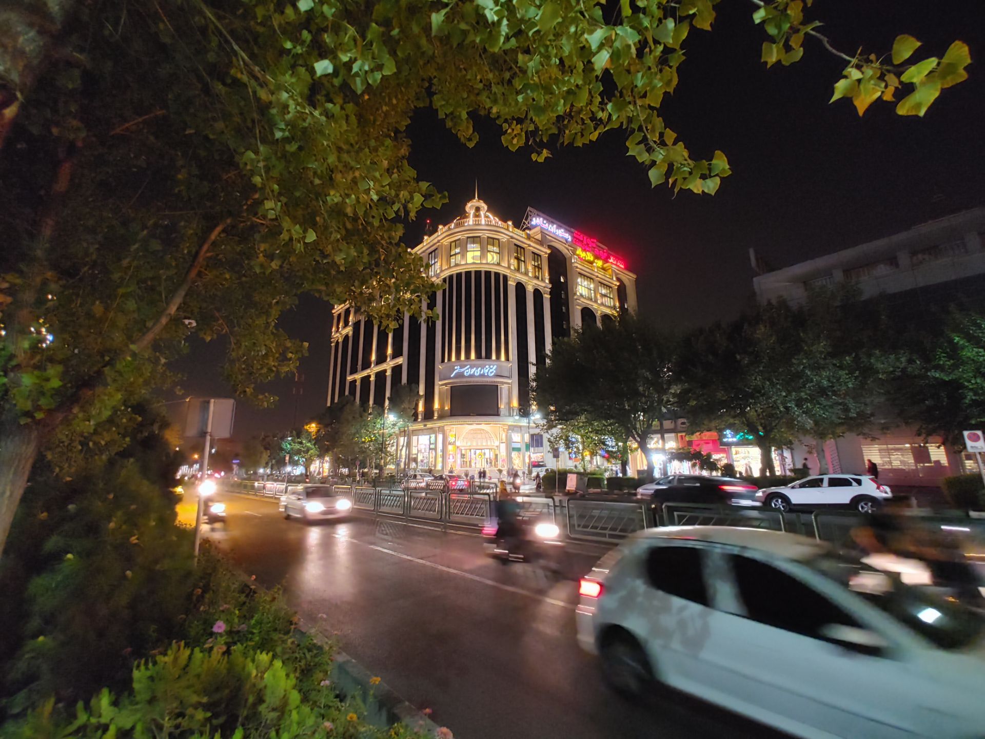 عکس فوتو مد دوربین اولتراواید ال جی وینگ