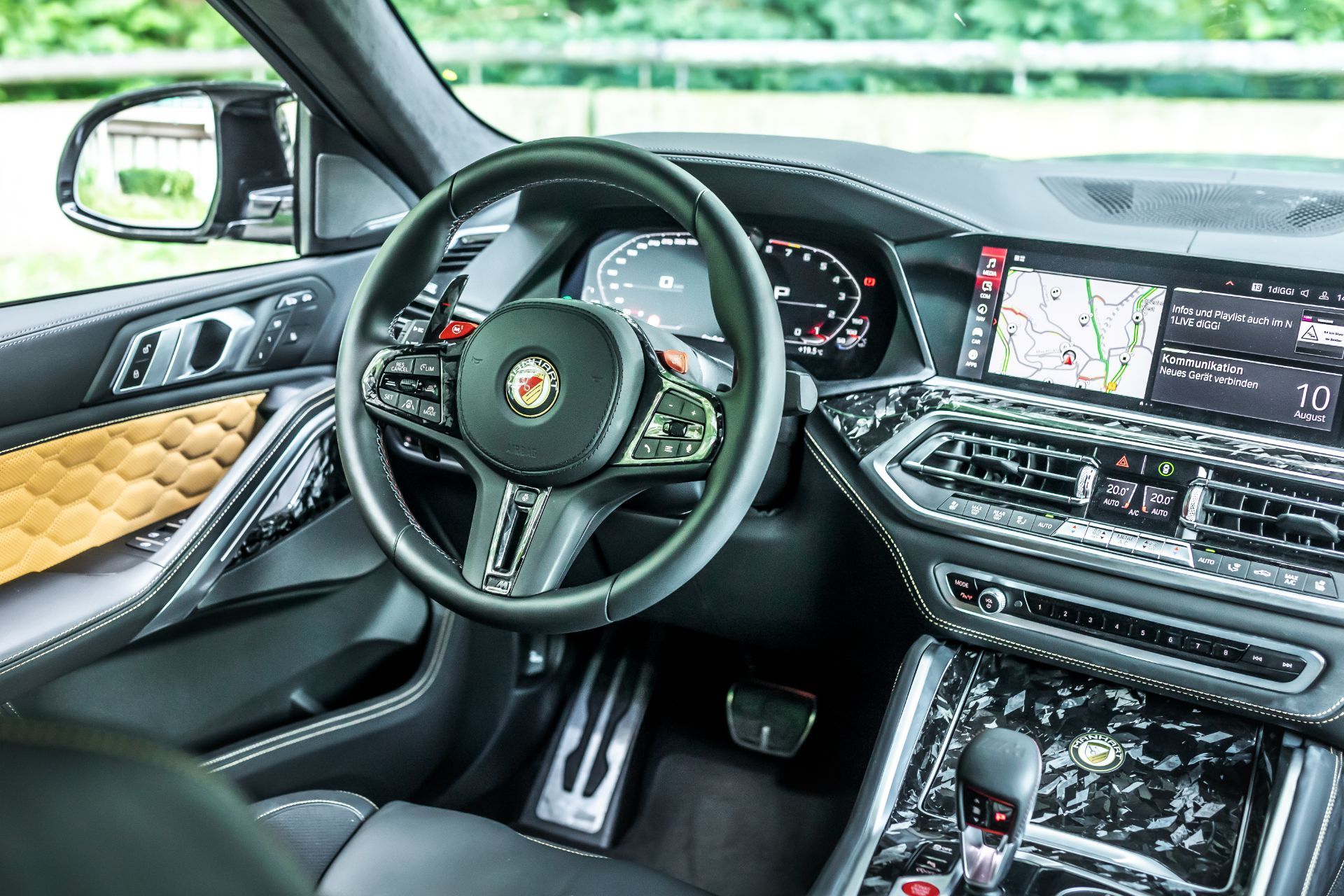 فرمان و داشبورد منهارت ایکس 6 تیونینگ / Manhart MHX6 700 WB