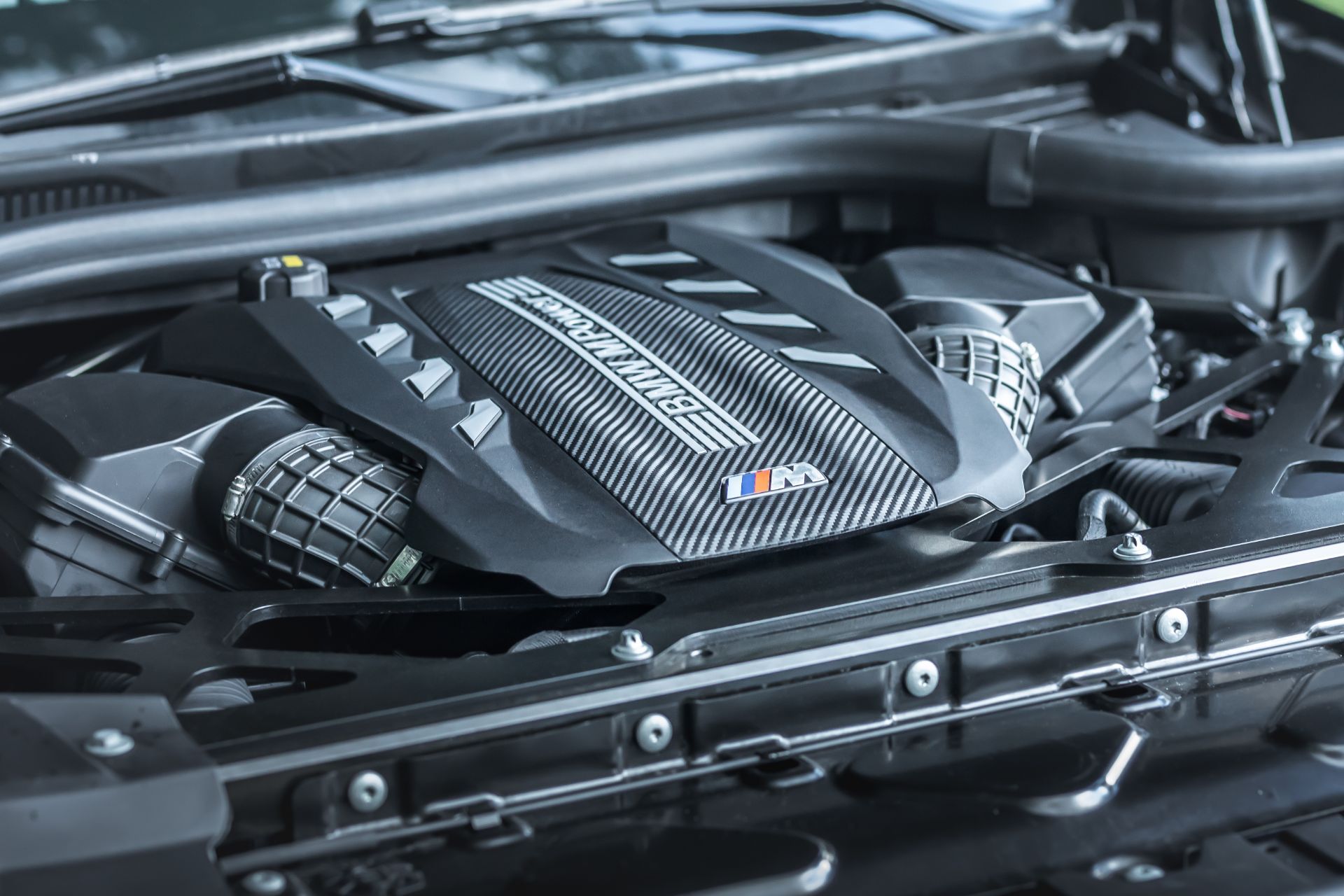 پیشرانه‌ی منهارت ایکس 6 تیونینگ / Manhart MHX6 700 WB