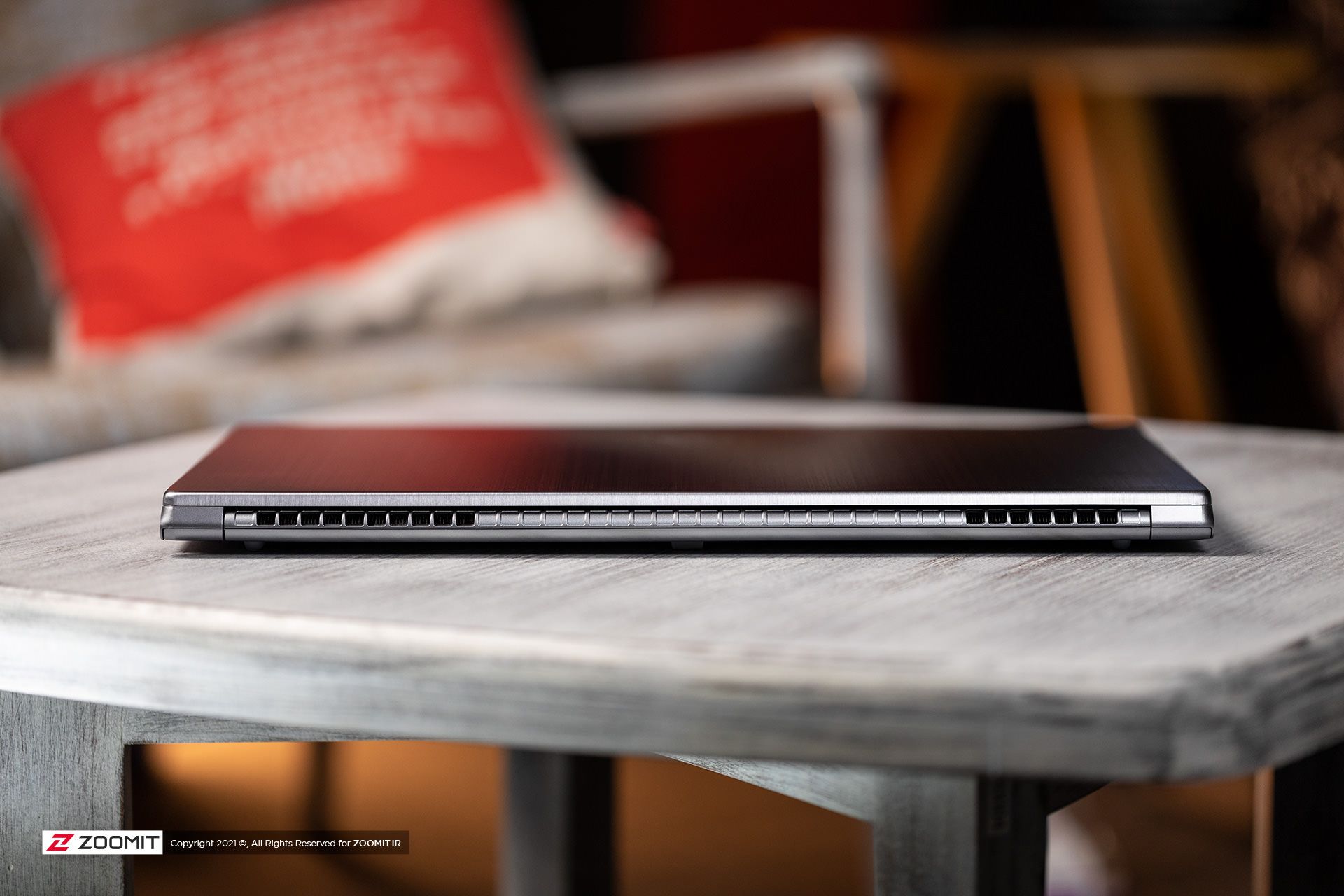 درگاه‌های خروجی هوا لپ تاپ MSI Modern 15