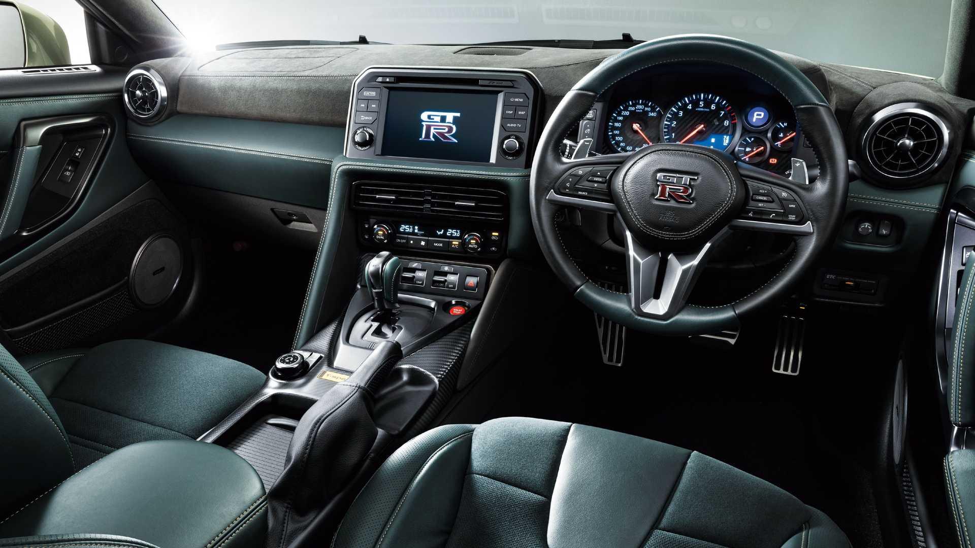 Nissan GT-R T-Spec نمای داخلی نیسان جی تی آر 2021