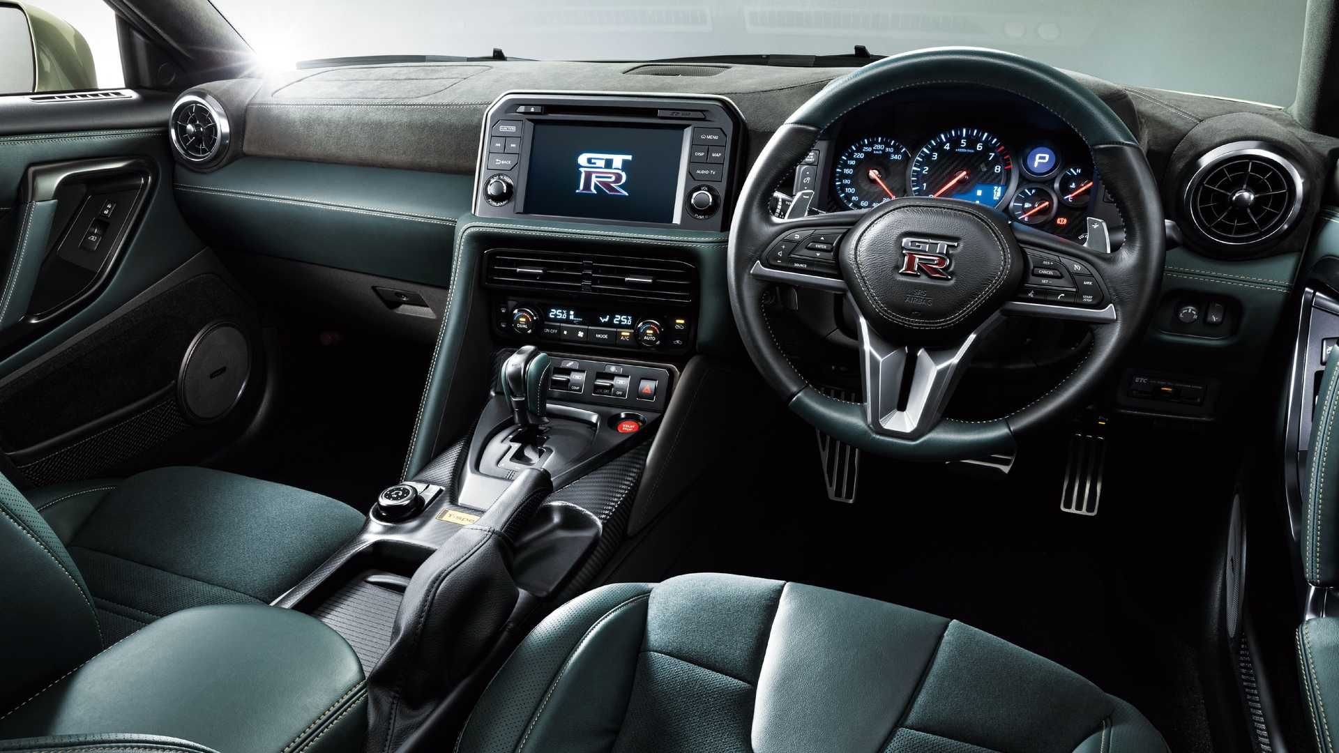 Nissan GT-R T-Spec نمای داخلی نیسان جی تی آر 2021