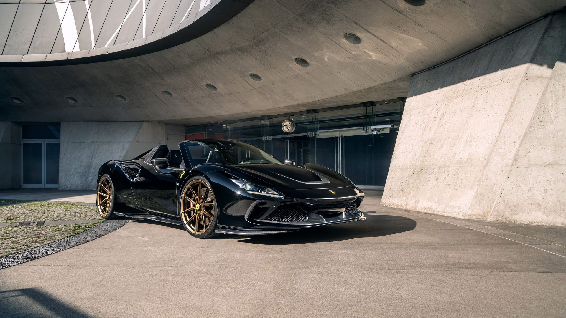 نمای جلو سوپراسپرت فراری اف 8 اسپایدر نوویتک / Novitec Ferrari F8 Spider سیاه رنگ