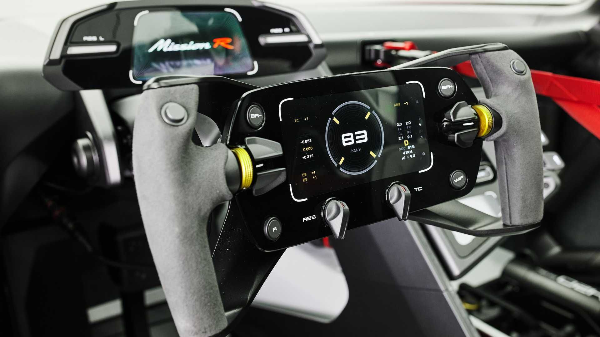 داشبورد و فرمان خودروی الکتریکی مفهومی پورشه میشن آر / Porsche Mission R Concept EV