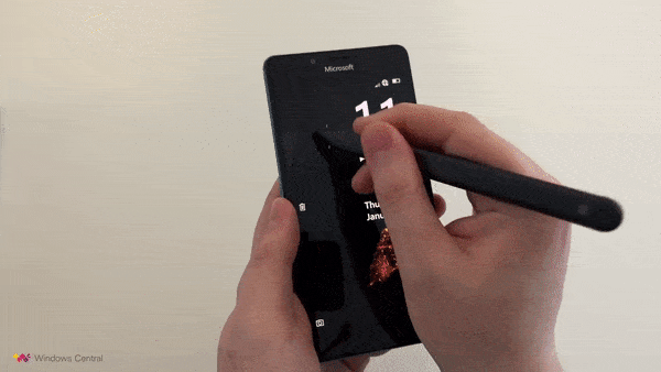 اندرومدا سیستم عامل دو نمایشگره ویندوز مایکروسافت روی لومیا