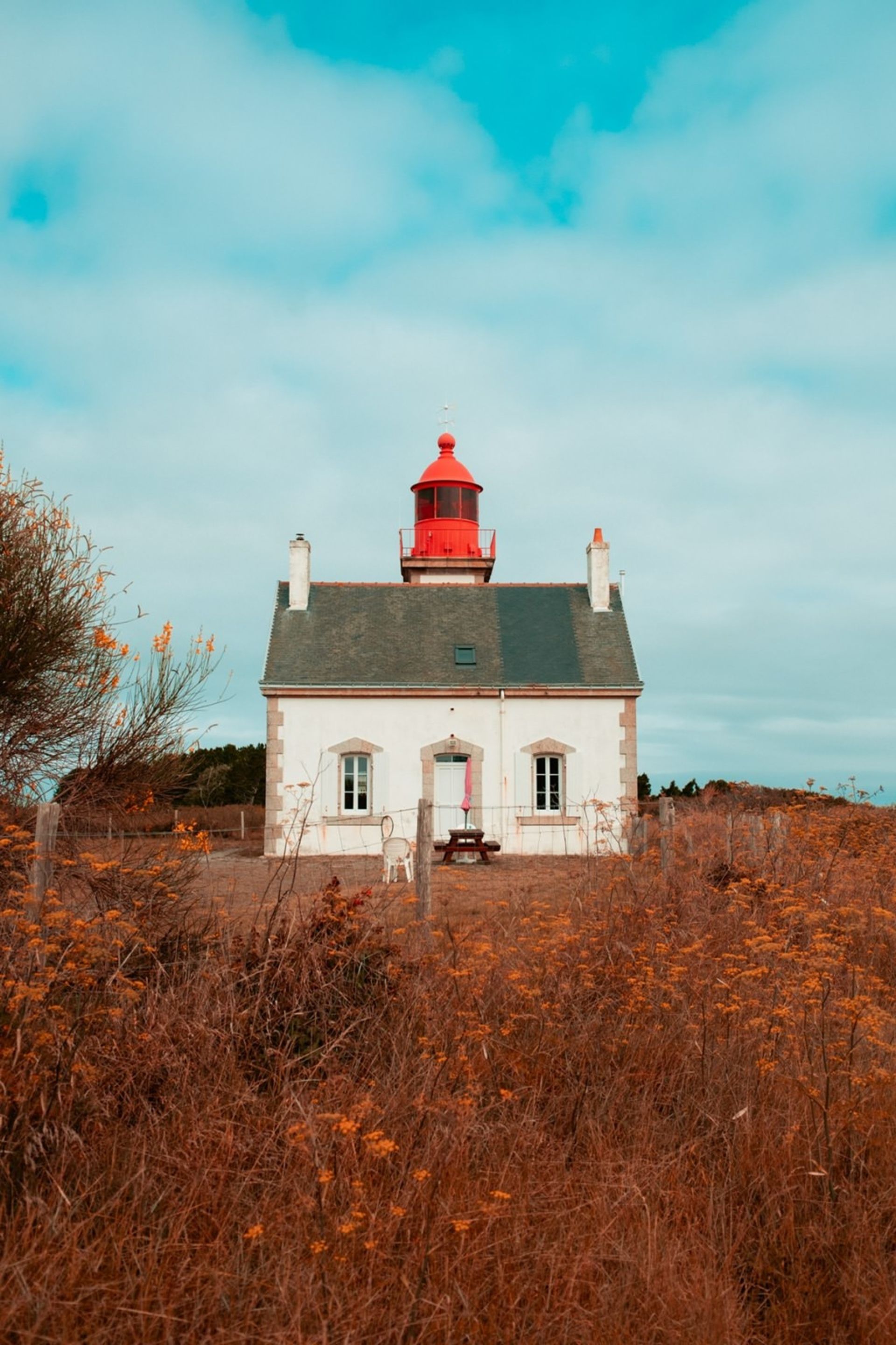 مناظر فرانسه- خانه‌ای در طبیعت