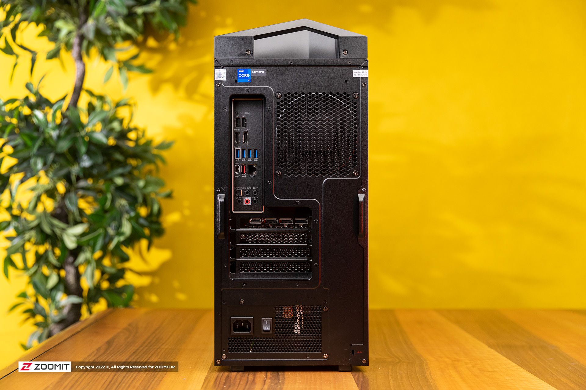 نمای پشت MSI MEG Infinite X 11th