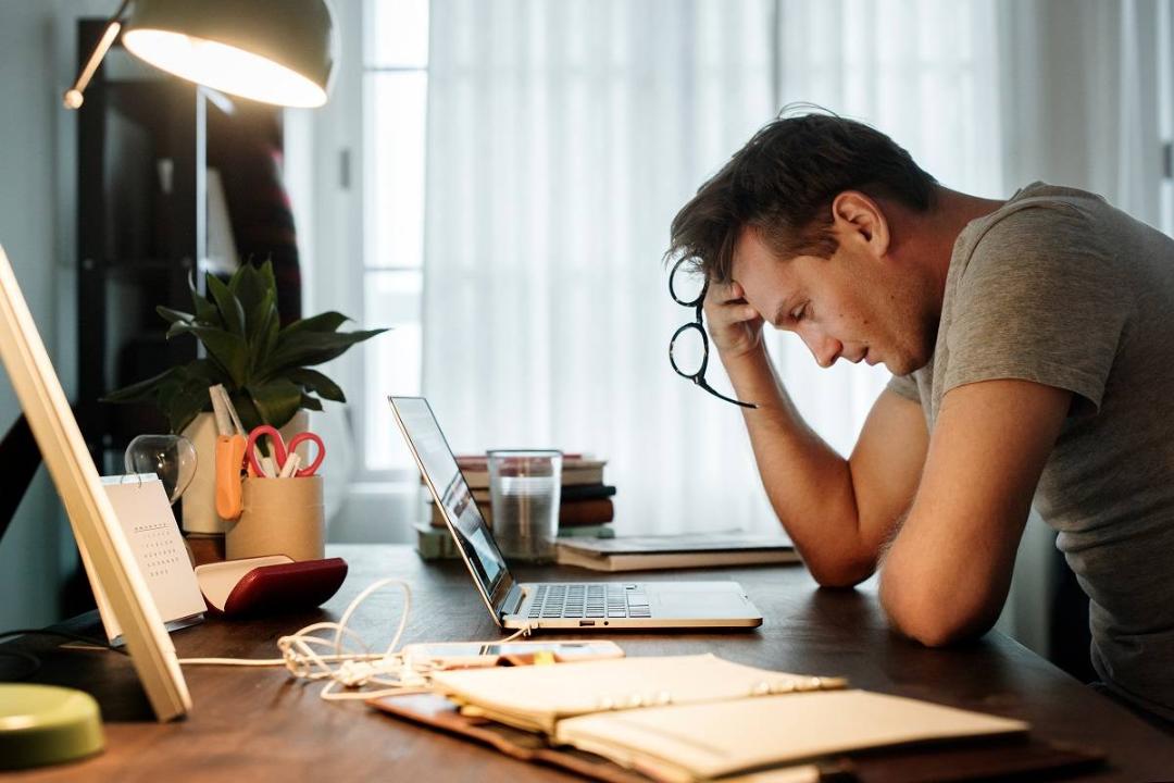 مرد دچار استرس / Stress