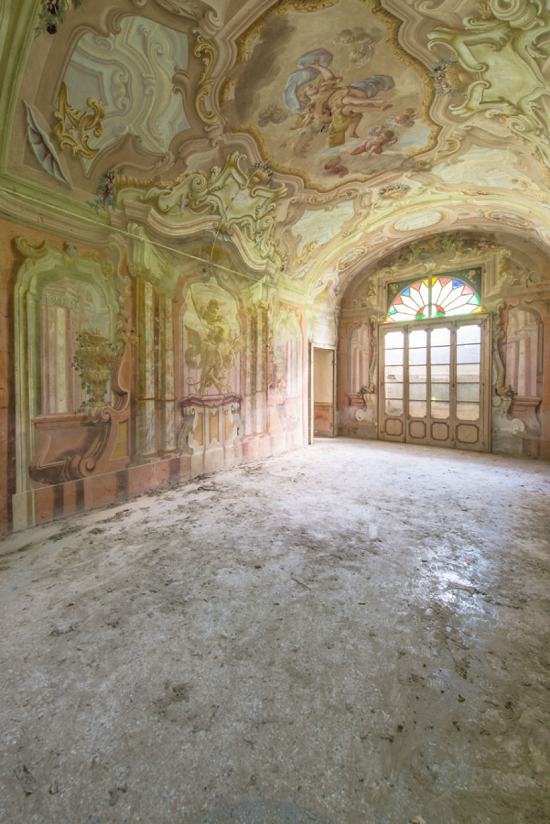 نقاشی‌هایی که در خانه‌ها جا مانده‌اند