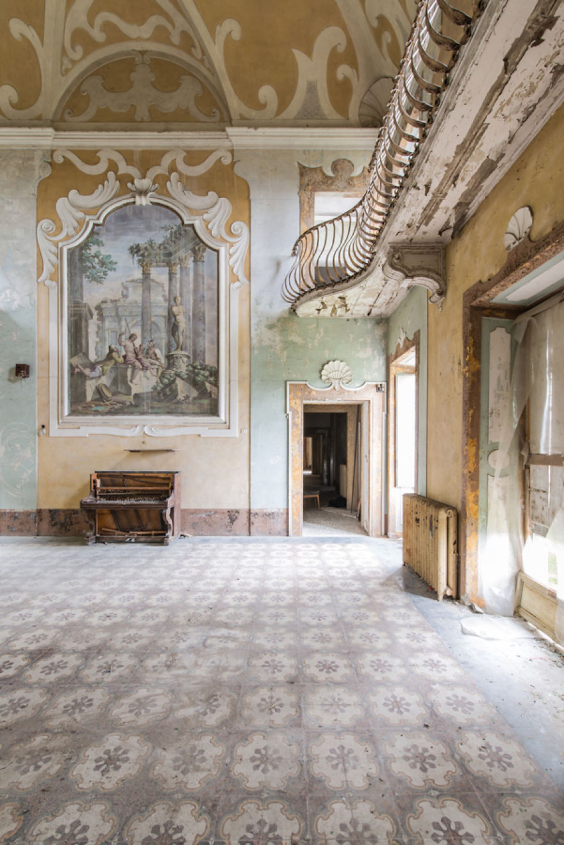 نقاشی‌هایی که در خانه‌ها جا مانده‌اند