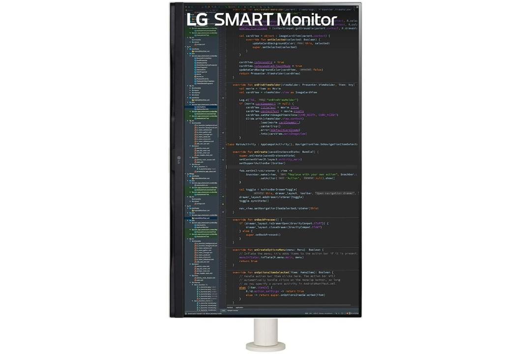 حالت عمودی اولین مانیتور هوشمند ال جی LG 32SQ780S
