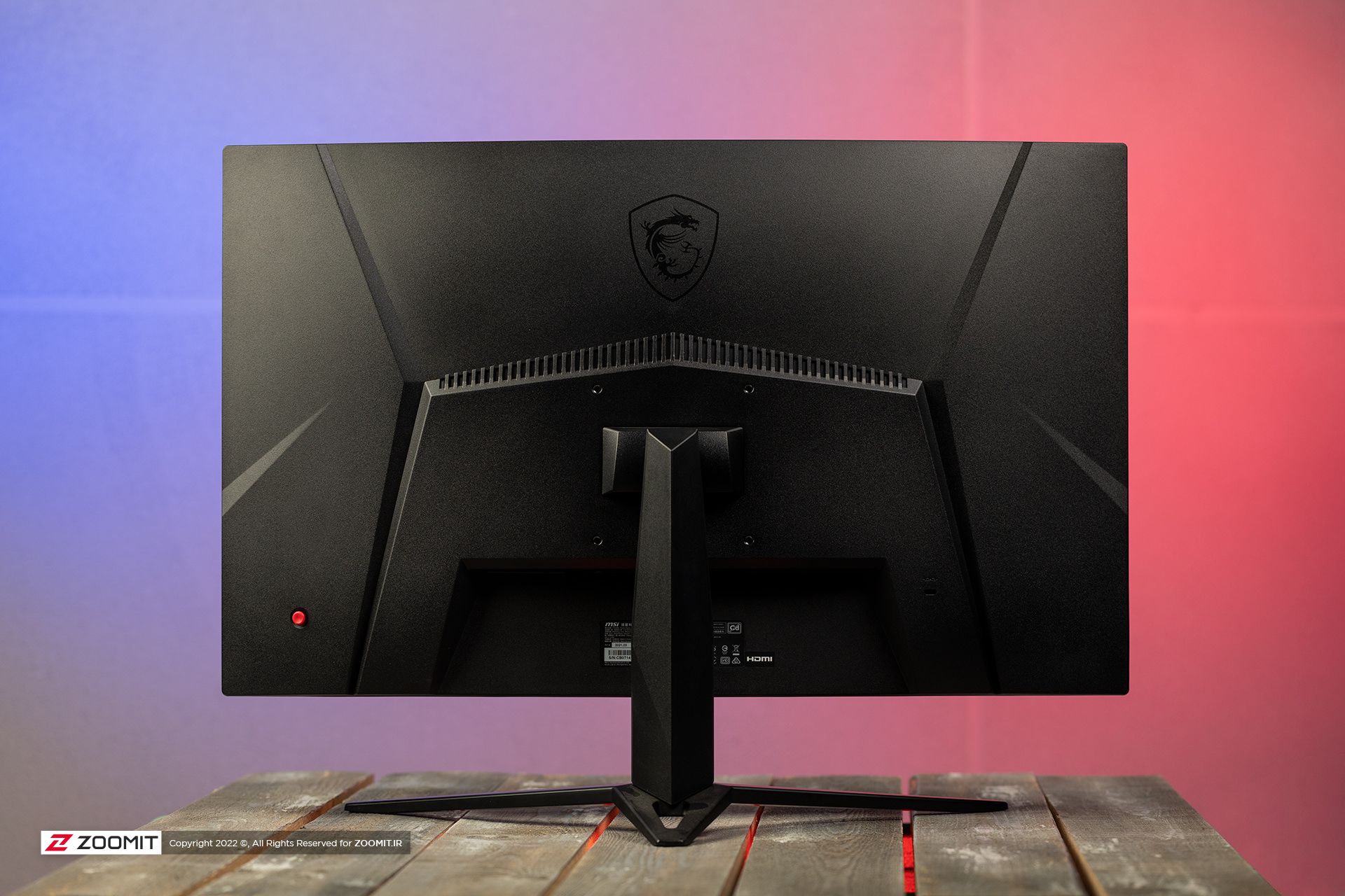 نمای کامل از پشت مانیتور خمیده Optix G27CQ4 ام‌اس‌آی