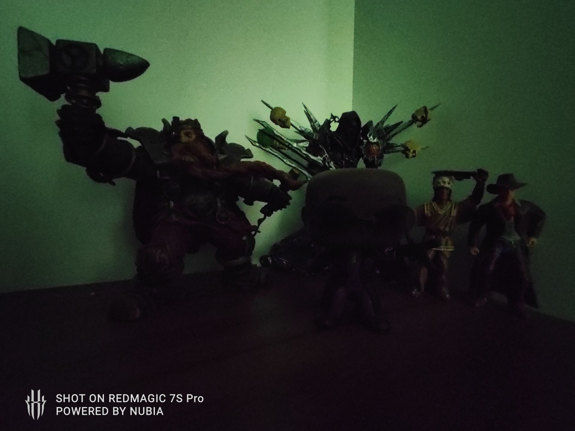 عکس دوربین اولتراواید نوبیا رد مجیک 7S Pro در حالت کم‌نور