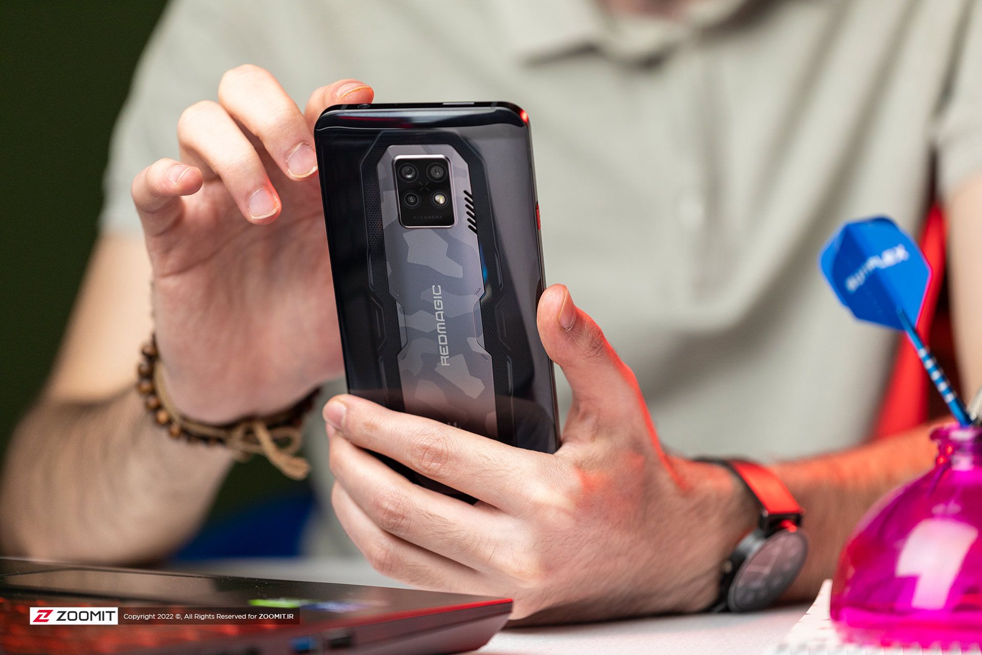 نوبیا رد مجیک 7S Pro در دست