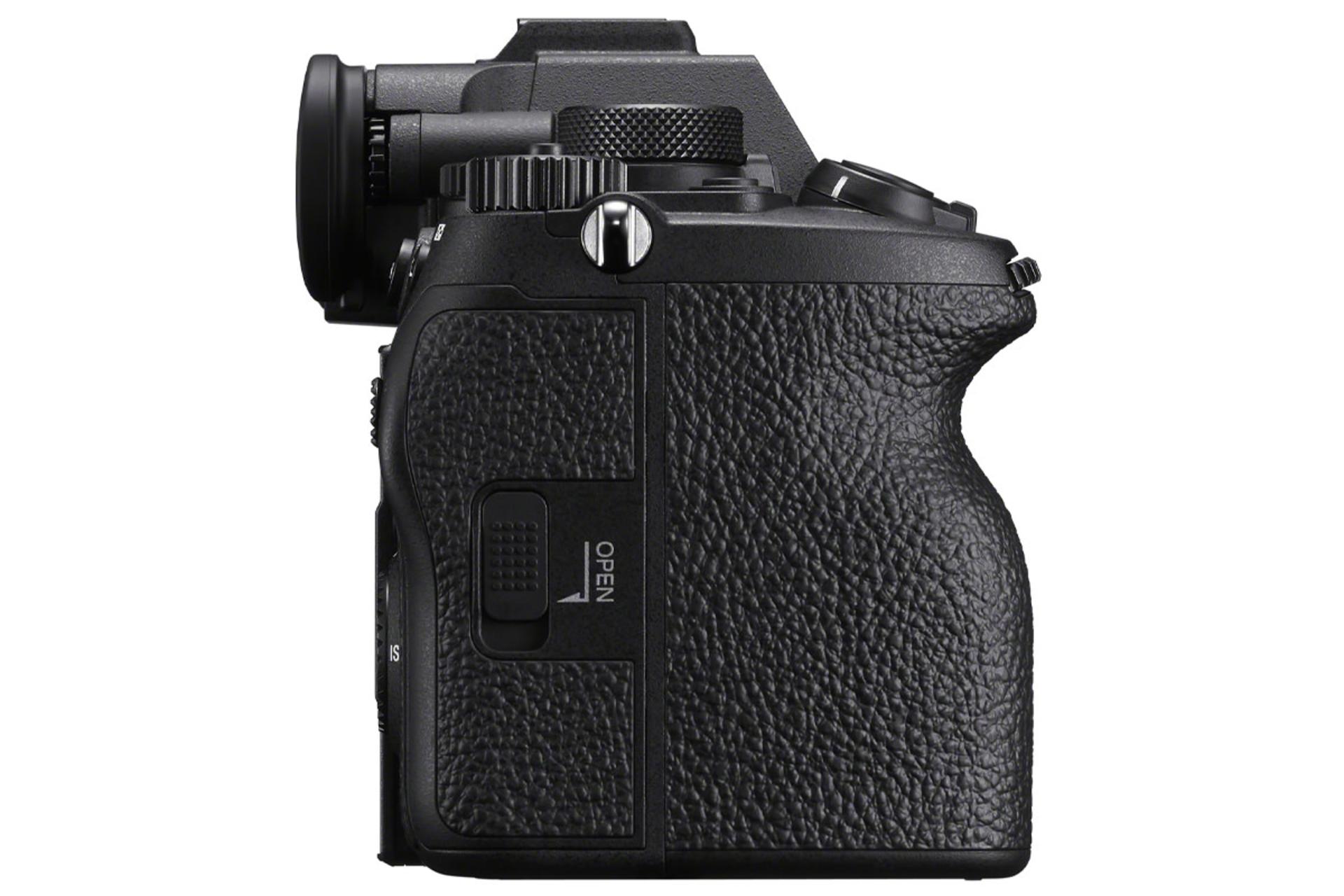 نیم رخ دوربین سونی Sony A7R V