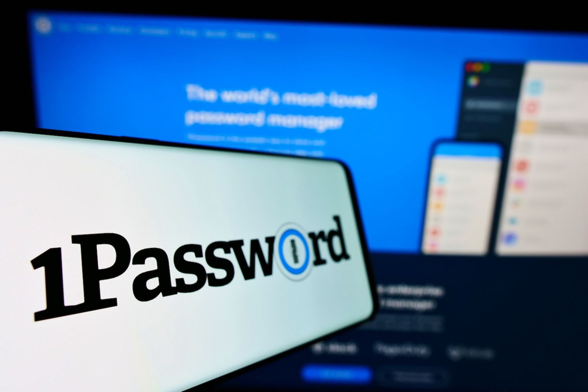 لوگو وان پسورد 1Password روی صفحه نمایش گوشی