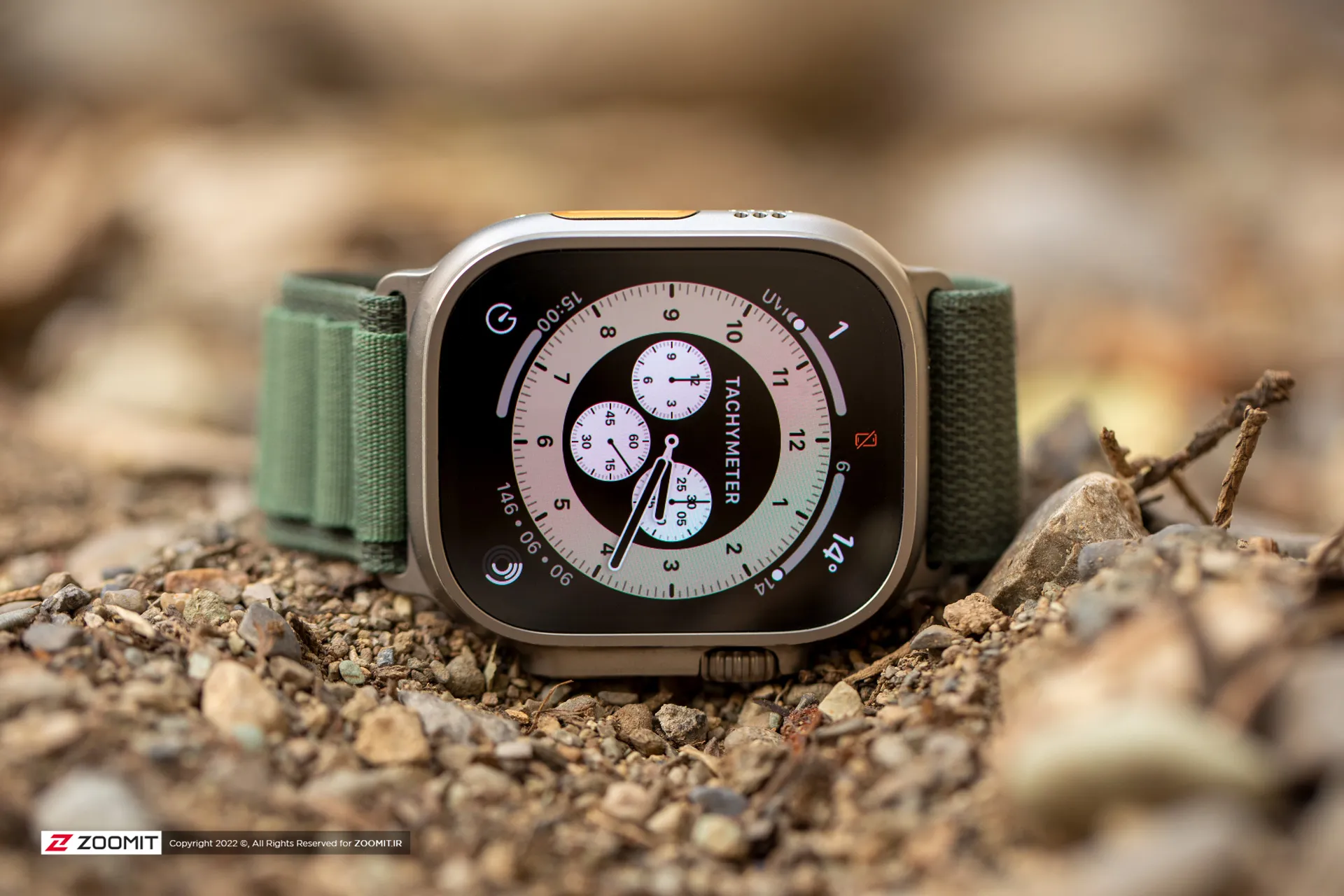 اپل واچ اولترا / Apple Watch Ultra روی زمین