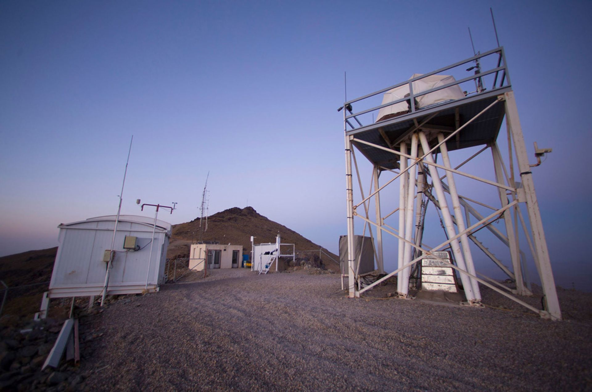 برج تلسکوپ Auto DIMM و ساختمان INOLA