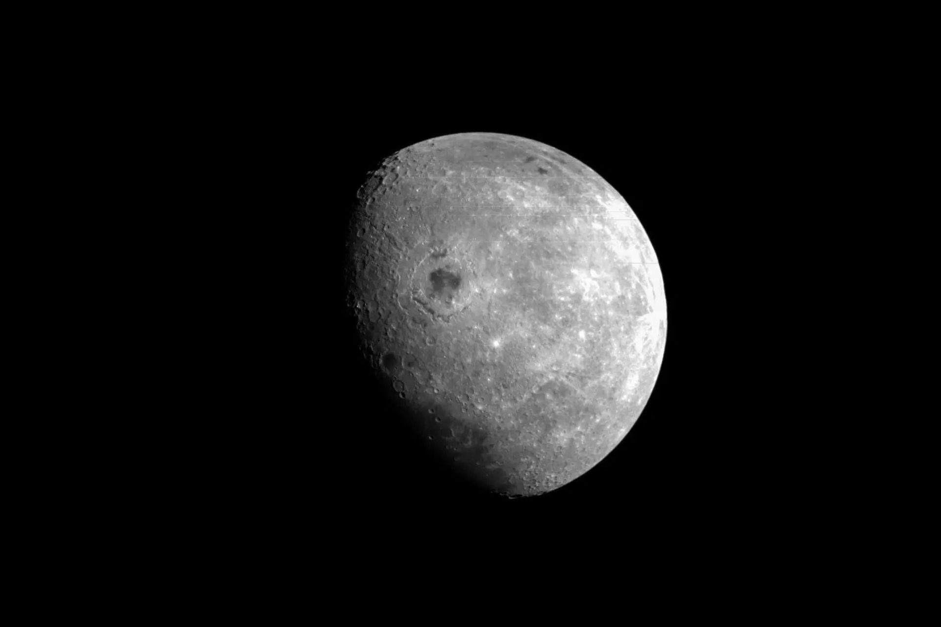 ماه از نگاه فضاپیمای اوراین