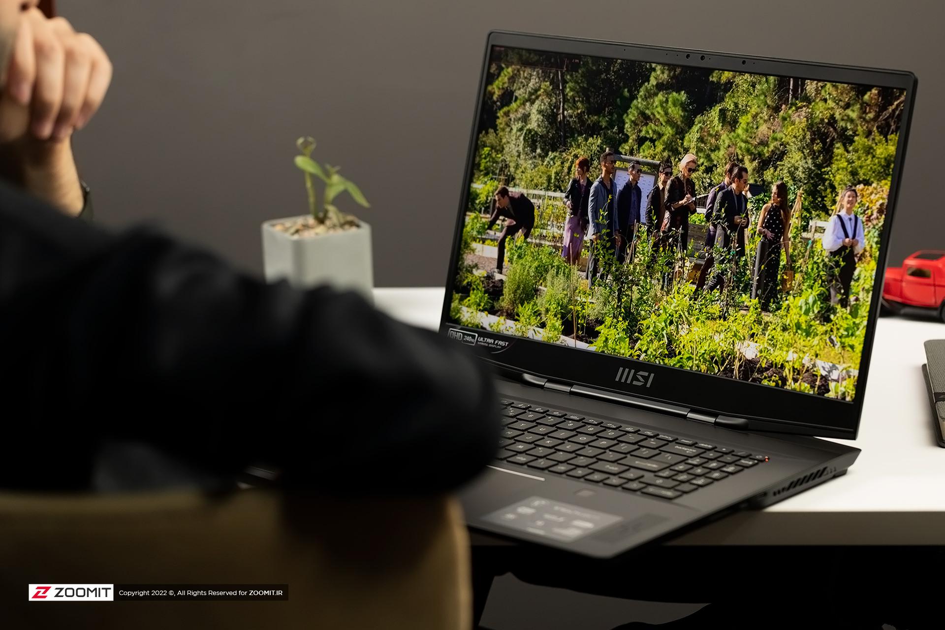 تماشای فیلم در لپ‌تاپ گیمینگ Stealth GS77 ام‌اس‌آی