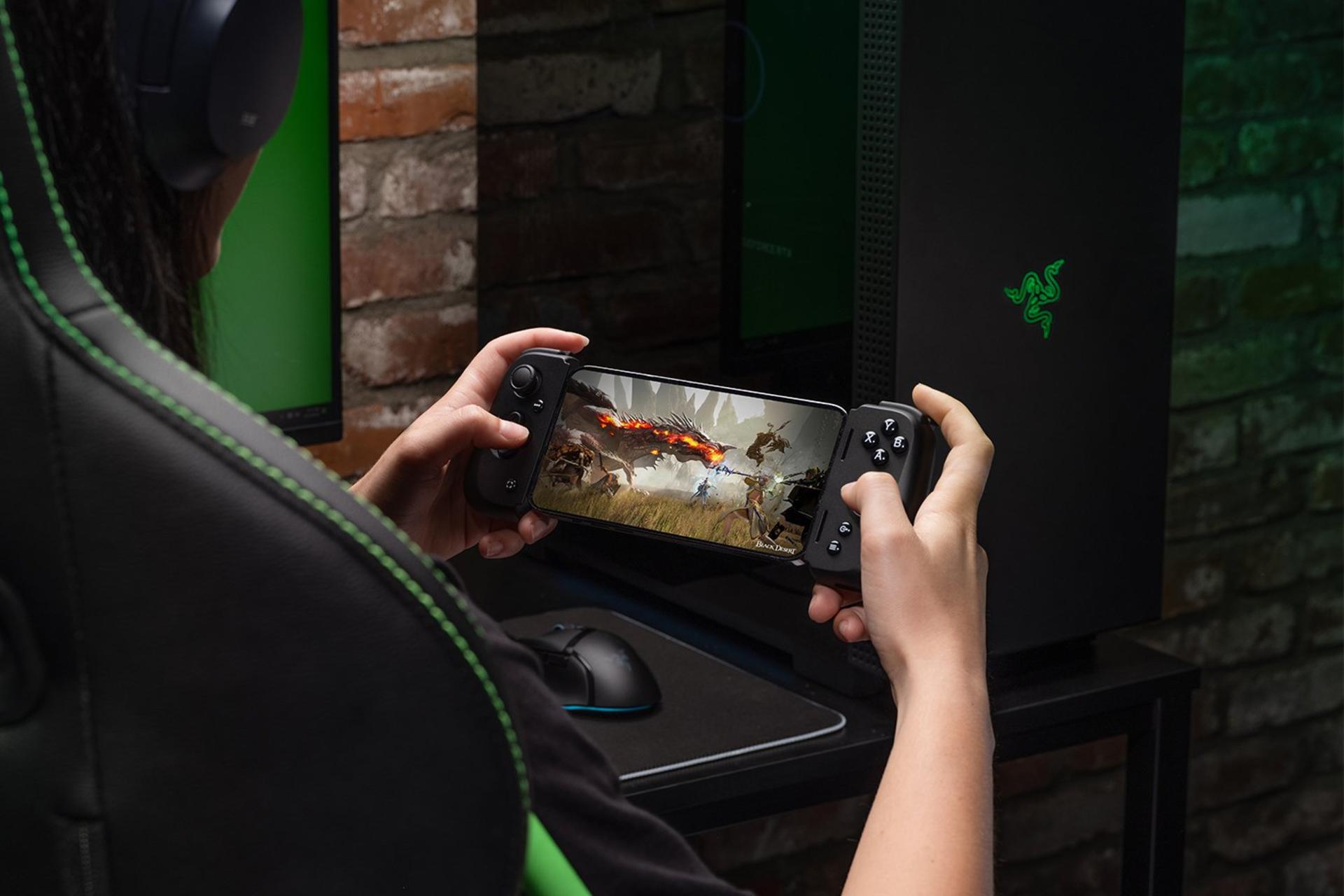 نمای راست دسته بازی ریزر Kishi V2 نسخه آیفون / Razer Kishi V2 for iPhone
