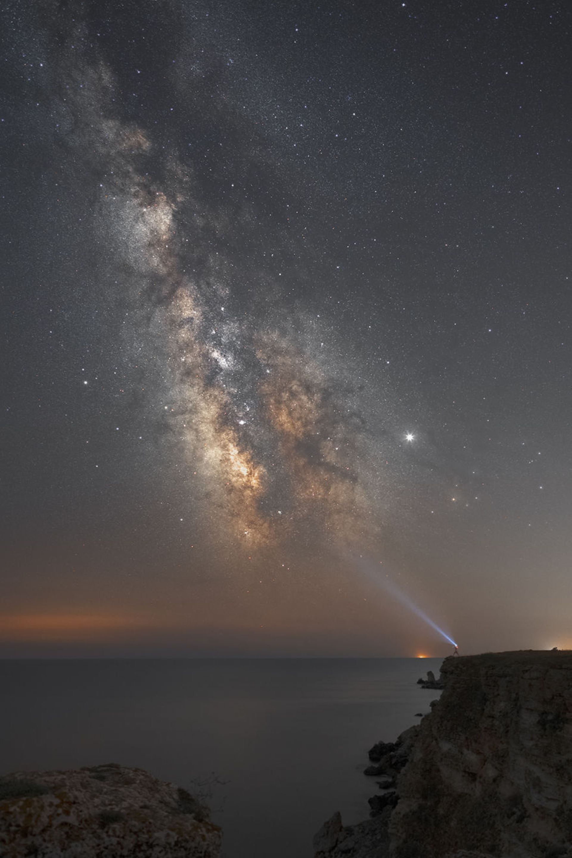 آسمان شب و کهکشان راه شیری