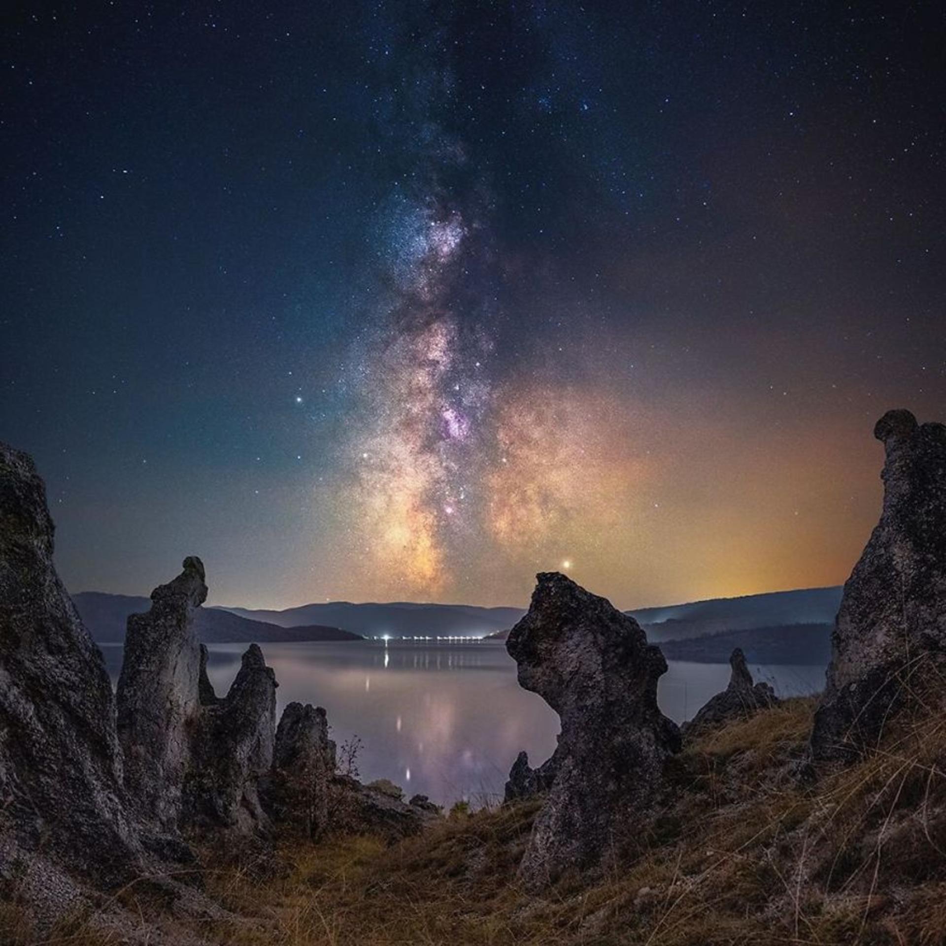 آسمان شب و کهکشان راه شیری