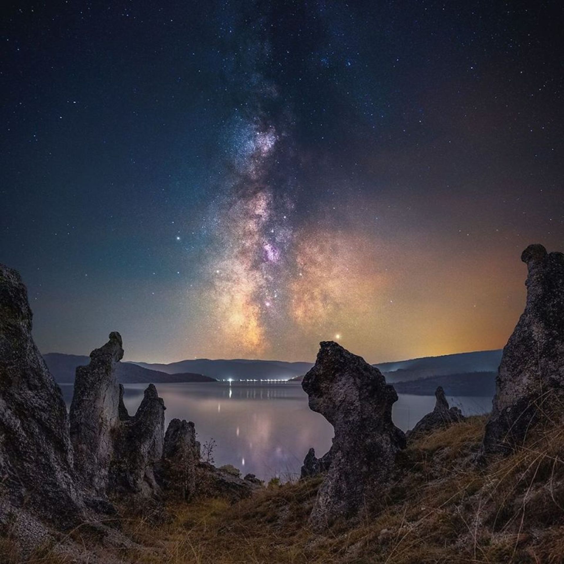 آسمان شب و کهکشان راه شیری