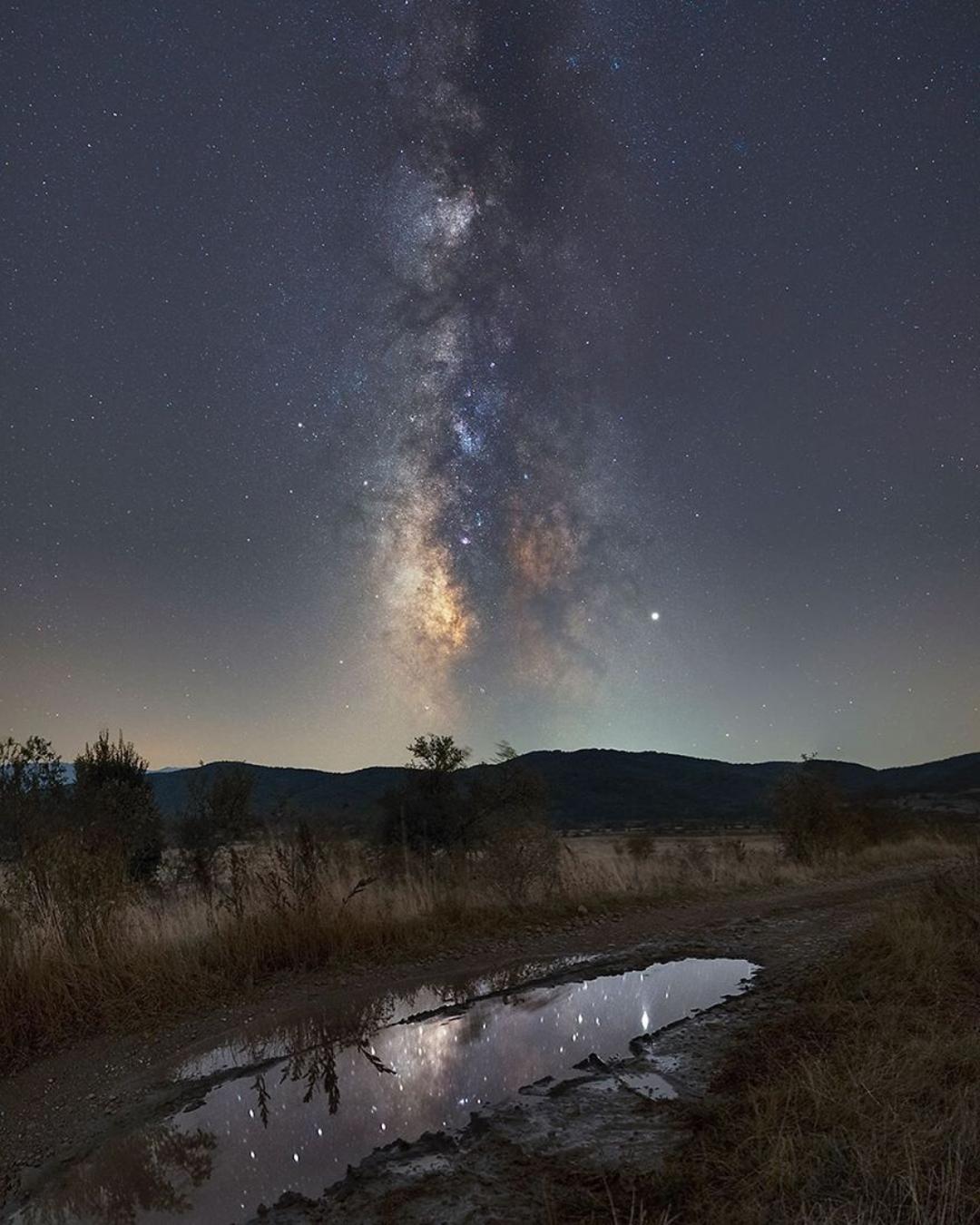 آسمان شب و کهکشان راه شیری