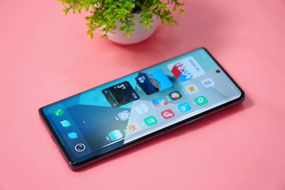 ویوو X90