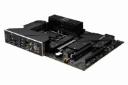 نمای کناری مادربرد ام اس آی MSI MAG H670 TOMAHAWK WIFI DDR4